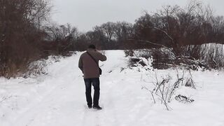 Gf calling on smartphone Frina and prevents cougar milf from