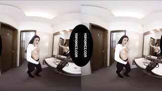 VR - Seen into restroom