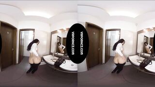 VR - Seen into restroom