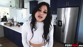 Huge tits and ass mom needed me to win