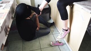 Feet worship compilation two - Worshipping a blonde cougar's toes