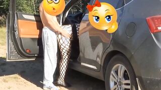 Finished into the slut’s twat right on the road