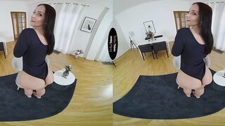 1 on 1 with big titted Jennifer Mendez inside VR porn