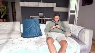 Cheating With Milf Stepmom On The Sofa! Blonde Gets Creampied