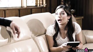 Failing actress read her roommates books