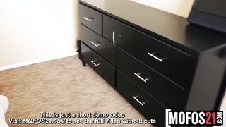 Masturbating spying on his stepsister Riley Reid - MOFOS21