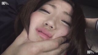 おそらく学校でも紅一点の南星愛ちゃんが、一人で学校から帰宅途中、若い男に呼び止められて、とんでもない展開に one