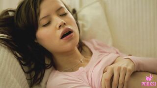 Young Asian Goddess Lynn Pleasures Her Snatch With Her Glass
