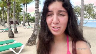 Kinky bimbos peeing on a outdoor beach right into her