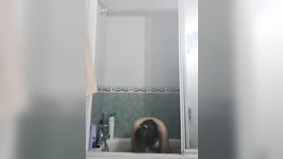 Secret web cam blonde college cunt with mouth inside the shower
