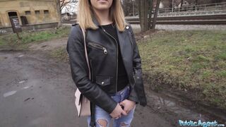 Outdoor Agent She is just teens but she knows how