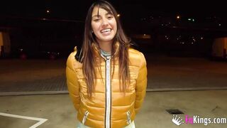 Meeting her inside the street: OUTDOOR ADDICTED Jennifer and her