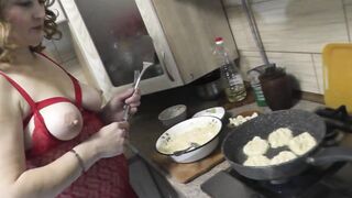 cougar goddess mommy Frina continues her nude cooking. Inside naughty