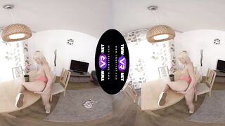TmwVRnet - Zazie Skymm - Home alone and satisfied