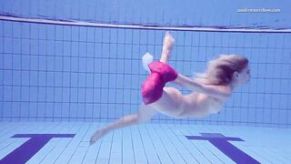 Russian goddess hot Elena Proklova swims nude