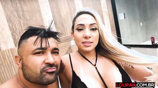 Blonde with huge booty sitting inside the mood | Bruna