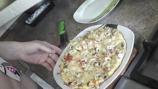milf Hot mommy continues her naked cooking. Express pizza will