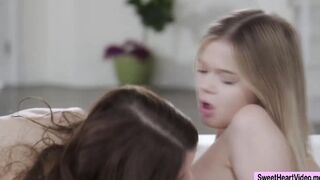 Big tits teen makes friends pussy squirt