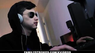 Family Rubs - Nerdy 19 Yo Gets His Stepbros Attention By