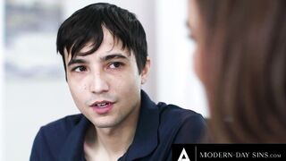 MODERN-DAY SINS - Nervous Eighteen Fucks His Bully's BEAUTY cougar