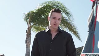 Tgirl Jade Venus fucks babe while analed