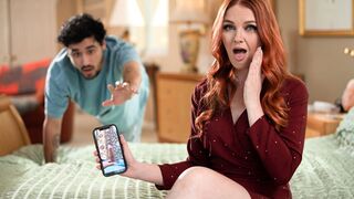 OMG! Dude accidently sends a dick-pic to his stepmom!