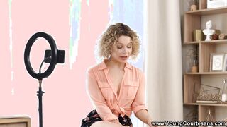 Young Courtesans - Courtesan Vanessa Devis with head skills