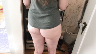 PAWG and MILF Squats - Bottomless Mom