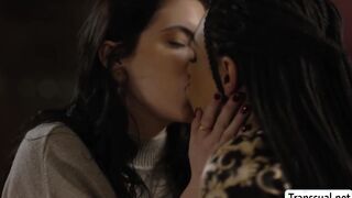 Brazillian TS fucks her hot stepsister