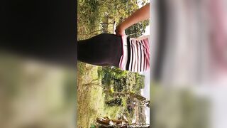 Melissa nalgona en licra negra marcando cachetero