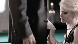 Classy Blonde cougar Offer Good Fellatio