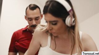 Tranny babe Ivory Mayhem bareback anal
