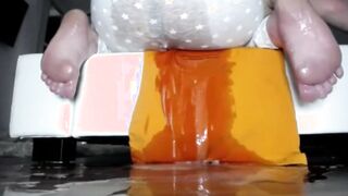 She make Crazy all the floor with long cum