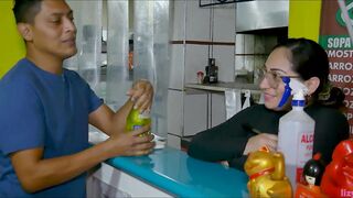Waitress agrees to plowed without a condom with a client