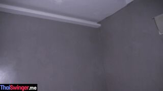 Curvy Latina teen deepthroated so hard