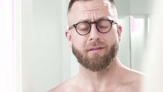 Trans babysitter Izzy Wilde barebacked