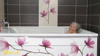 Unshaved Milf Finger Bang Herself Inside Tub Gets Surprised By Stepson