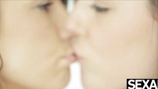 View these 2 beauties drive each other wild with their