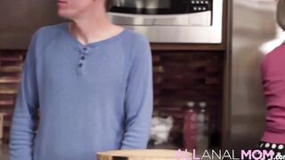 AllAnalmom.com - Rion can’t help but notice her great booty