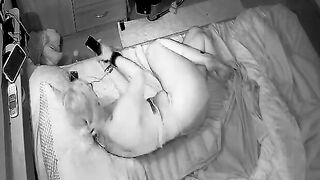 Webcam catches wifey masterbating