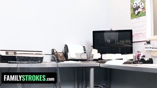 FamilyStrokes - Turned On Skank Seduces sexy Stud By Bending Down Showing Her Bubble Booty And Cunt Slit