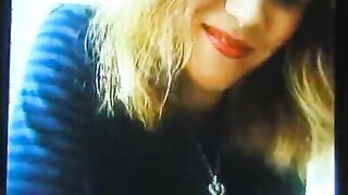 Hot blonde rams a giant sex toy up her lover's soak cunt