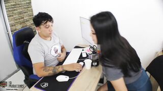 Turned On Employee Gets Sneak Peek With Her Snatch FULL STORY