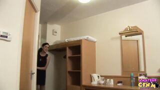 Solo women is eager to make herself cum