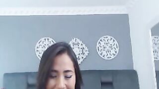 Babe Fuck Her Pussy Hard