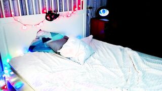 web cam performer sexually masturbates her tight snatch - March Foxie
