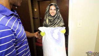 "Hijab Room Service" فتاة مراهقة عربية Shy 18yo Arab teens
