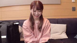 [amateur pov] The second delivery chick who gets a sex