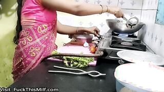 Ghar me kam karane wali maid ko malik ne choda