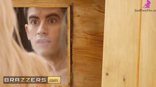 Brazzers - Blondie Fesser & Sara Retali Catch Jordi Peeping On Them & Pull Him Inside For A Steamy 3 way